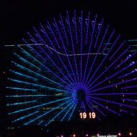 夜の観覧車