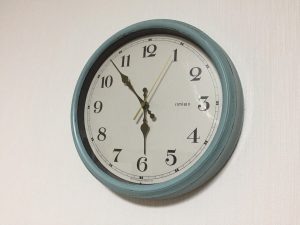 壁にかけた時計
